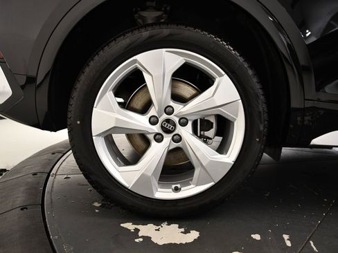 Certified 2025 Audi Q5 2.0T Premium image 15