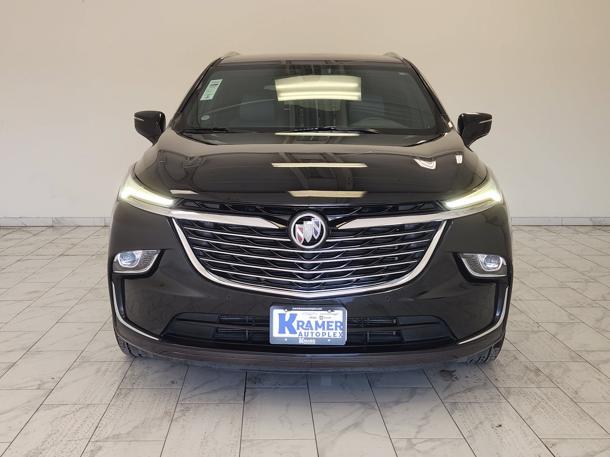 Used 2023 Buick Enclave Essence FWD image 2