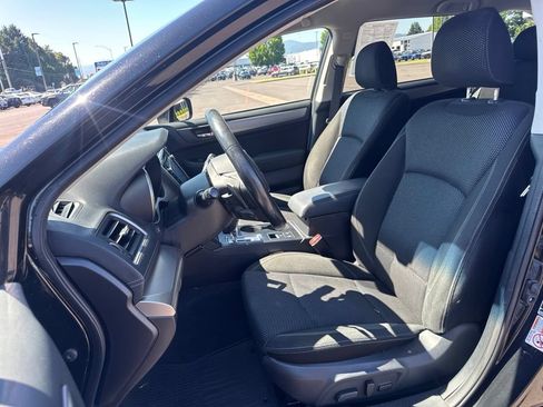 Used 2018 Subaru Outback 2.5i Premium AWD/4WD image 10