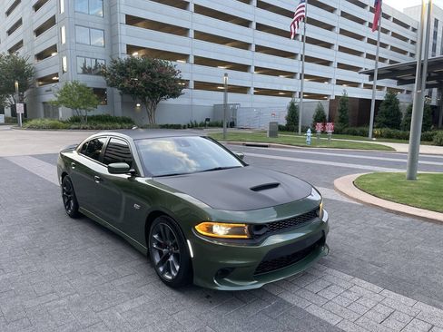 Used 2022 Dodge Charger Scat Pack w/ Plus Group RWD image 18