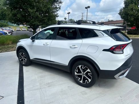 Certified 2024 Kia Sportage EX AWD/4WD image 6