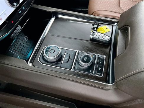 Used 2022 Ford Expedition King Ranch image 18