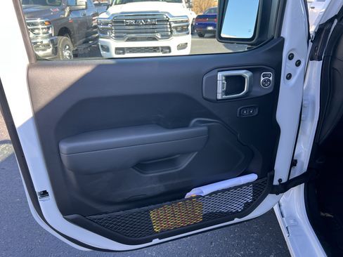 New 2026 Jeep Gladiator Sport AWD/4WD image 15