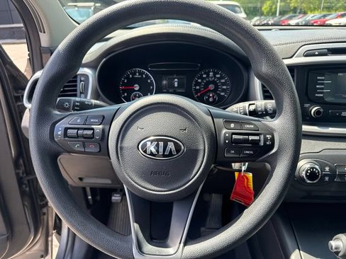 Used 2016 Kia Sorento AWD image 14