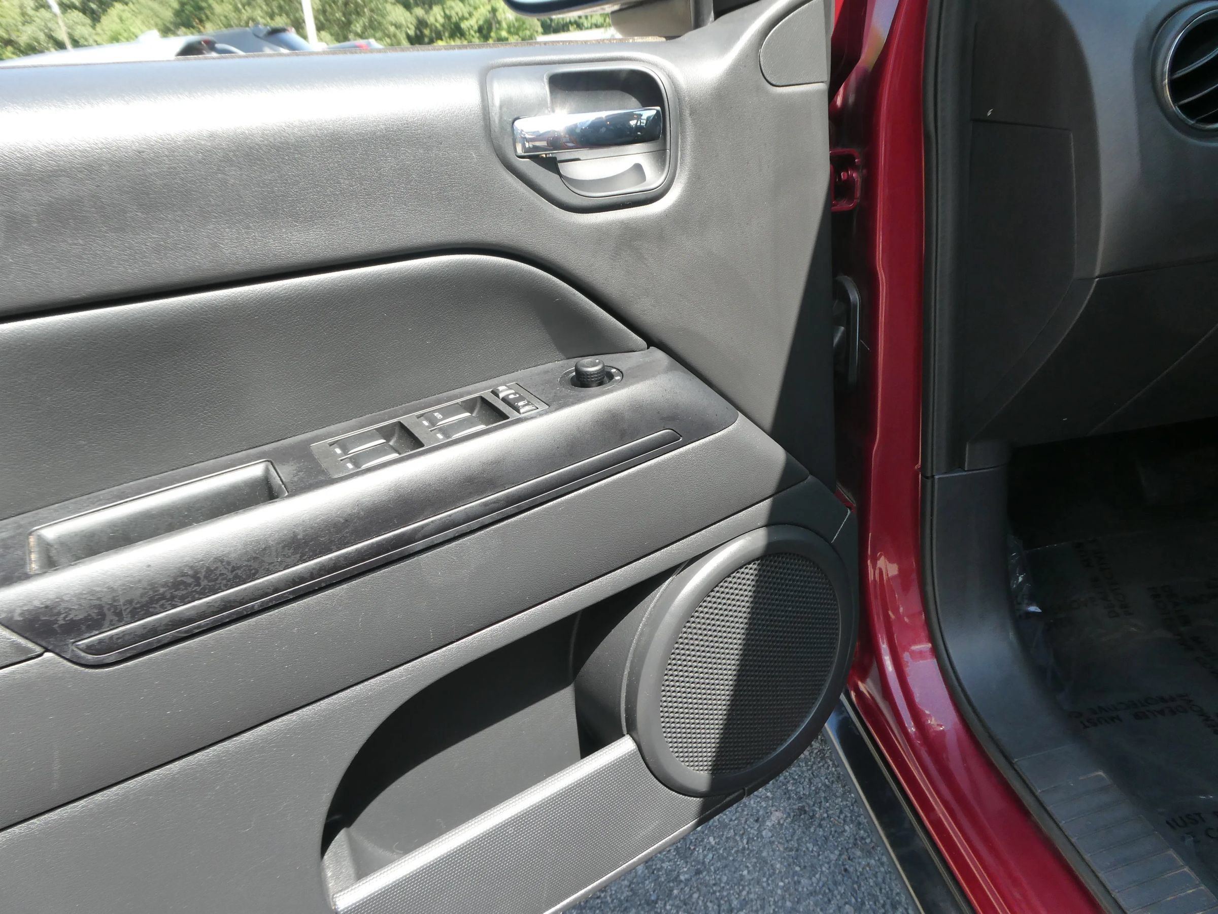 Used 2015 Jeep Compass Sport w/ Power Value Group FWD image 14