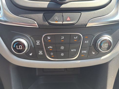 Used 2022 Chevrolet Equinox LT w/ Driver Convenience Package AWD/4WD image 25