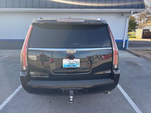 Used 2017 Cadillac Escalade Premium Luxury image 7