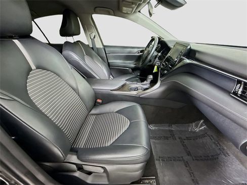 Certified 2021 Toyota Camry SE image 25