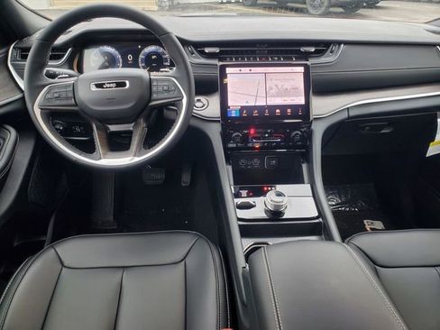 New 2025 Jeep Grand Cherokee Limited image 16