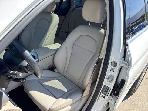 Used 2018 Mercedes-Benz GLC 300 4MATIC image 20