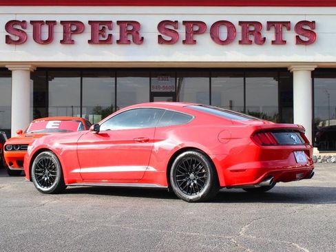 Used 2015 Ford Mustang Coupe image 5