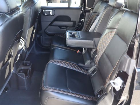 Used 2022 Jeep Gladiator Overland image 34