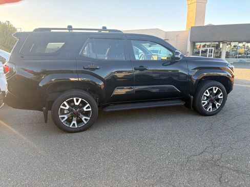 Used 2025 Toyota 4Runner TRD Sport AWD/4WD image 2