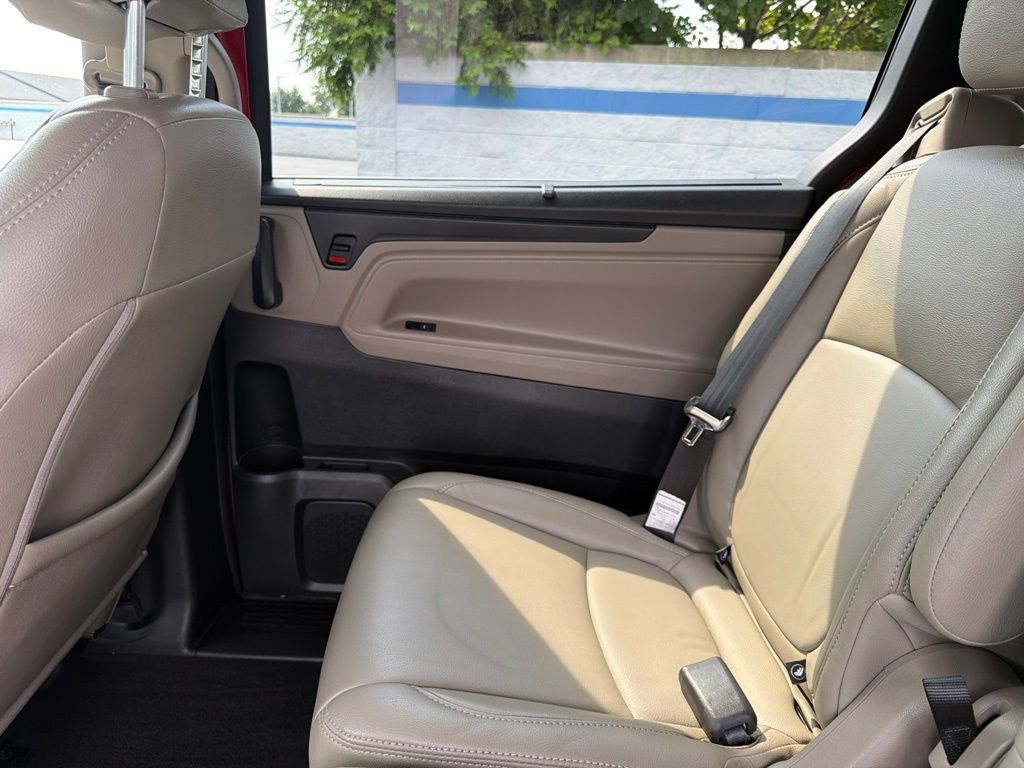 Certified 2024 Honda Odyssey EX image 23