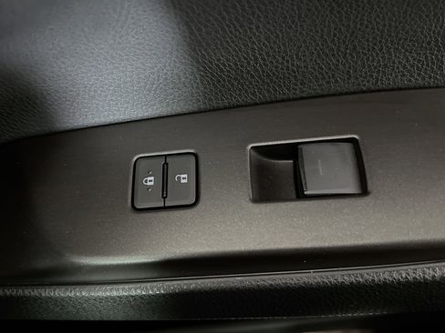 Used 2024 Toyota Camry SE image 28