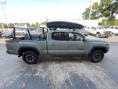 Used 2022 Toyota Tacoma TRD Off-Road image 5