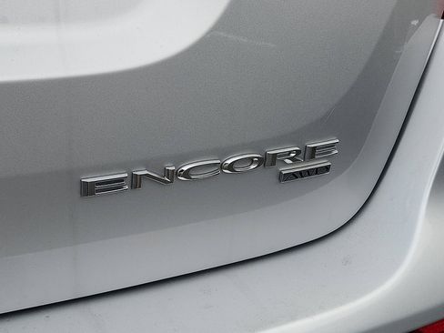 Used 2022 Buick Encore Preferred w/ Safety Package image 30