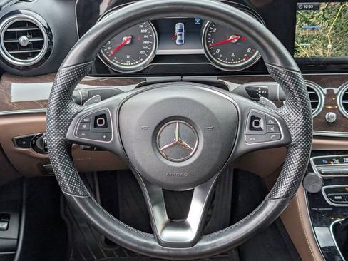 Used 2018 Mercedes-Benz E 300 4MATIC image 11
