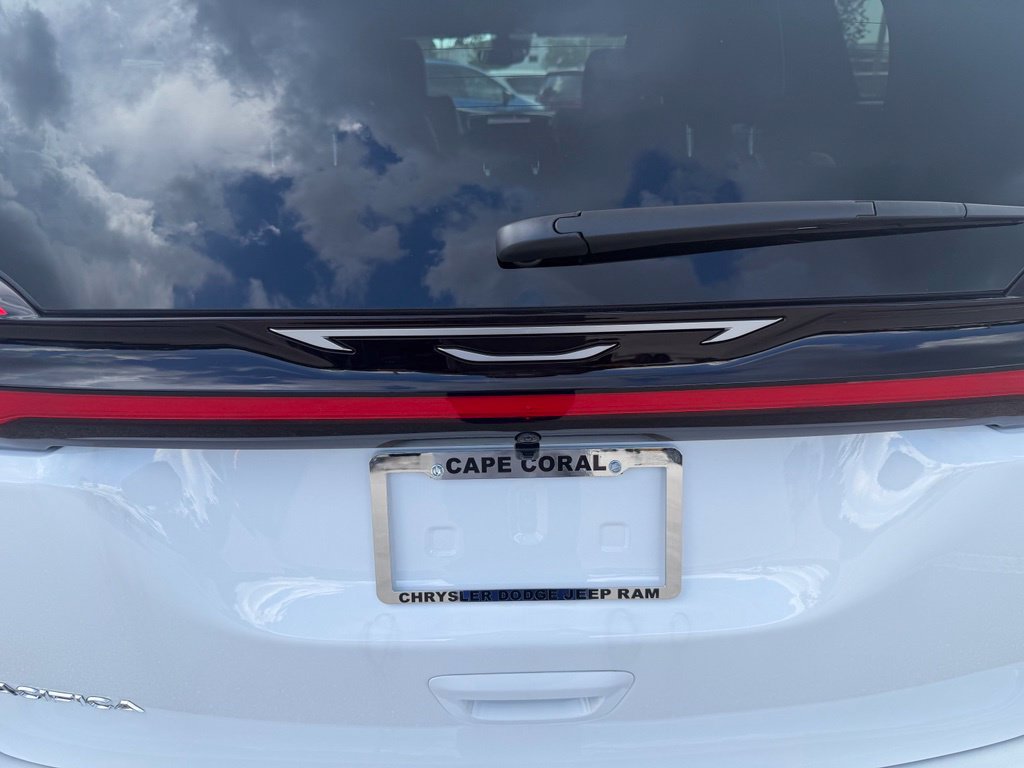 New 2027 Chrysler Pacifica Select w/ Family Tech Group FWD image 35