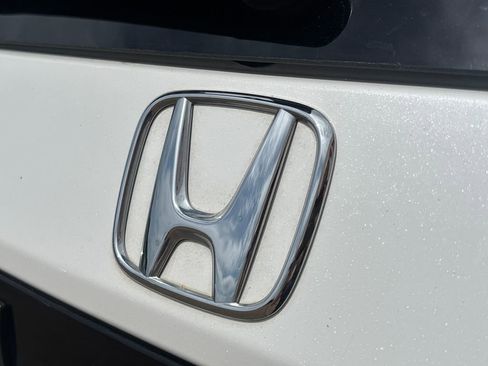 Used 2025 Honda Pilot Sport image 33