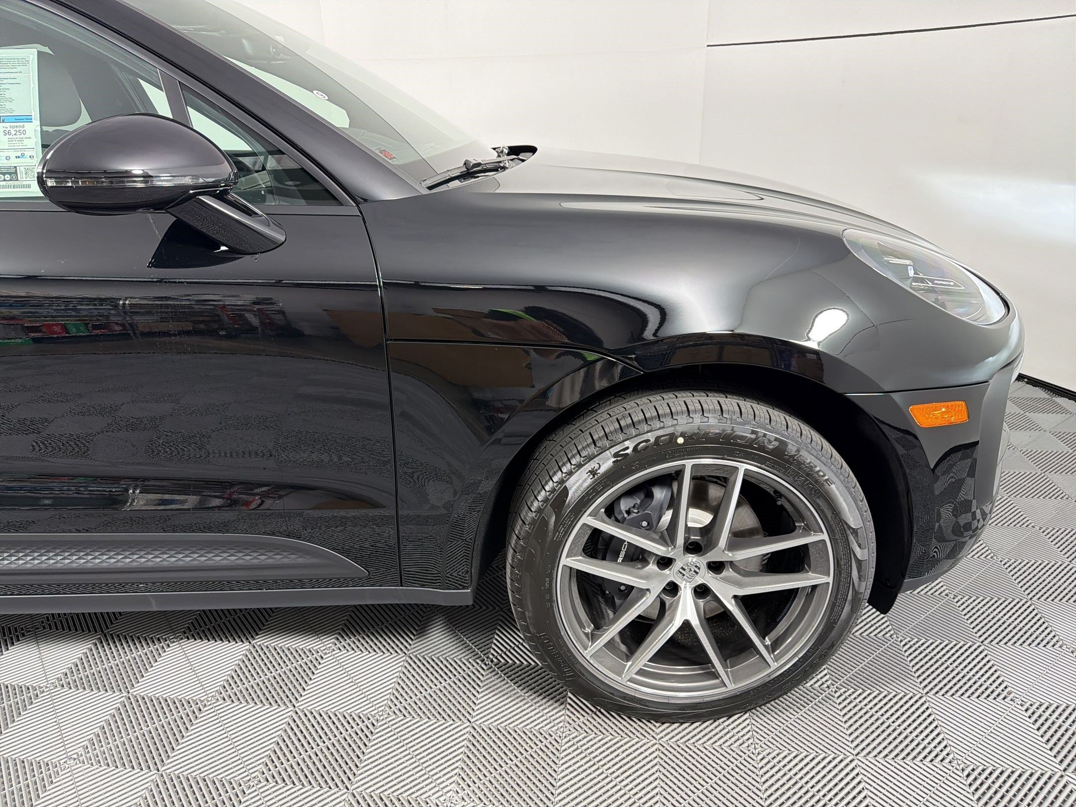 Used 2026 Porsche Macan AWD/4WD image 12