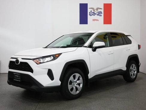 Used 2022 Toyota RAV4 LE AWD/4WD image 8
