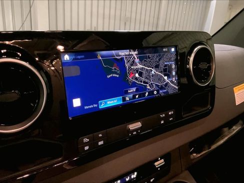 Used 2021 Mercedes-Benz Sprinter 2500 image 21
