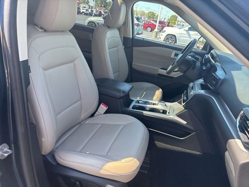 Used 2023 Ford Explorer XLT w/ Equipment Group 202A image 22