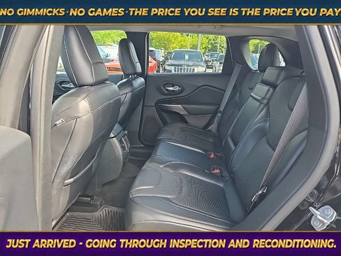 Used 2019 Jeep Cherokee Limited AWD/4WD image 14