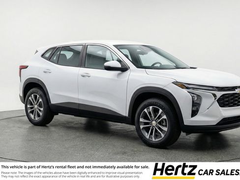 Used 2025 Chevrolet Equinox LT image 1