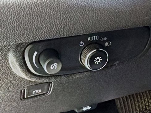 Used 2021 GMC Terrain SLE FWD image 12