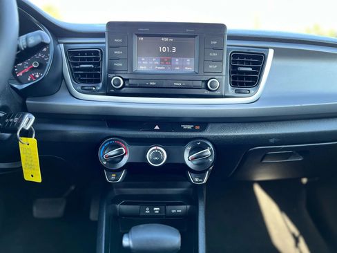 Used 2018 Kia Rio S image 19