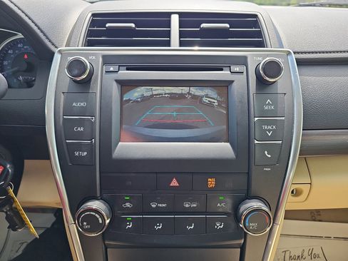 Used 2016 Toyota Camry LE FWD image 24