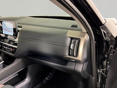 Certified 2024 Nissan Pathfinder Platinum AWD/4WD image 27