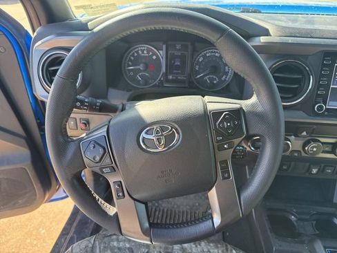 Used 2020 Toyota Tacoma TRD Off-Road image 11