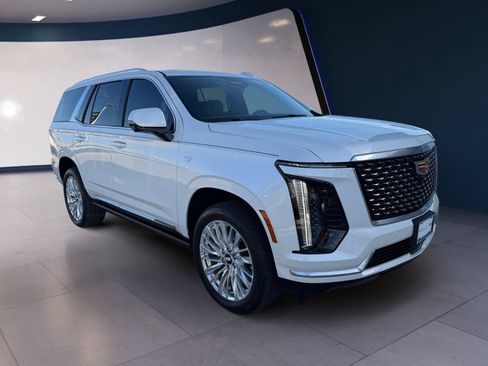 Used 2025 Cadillac Escalade Premium Luxury w/ LPO, Floor Liner Package RWD image 7
