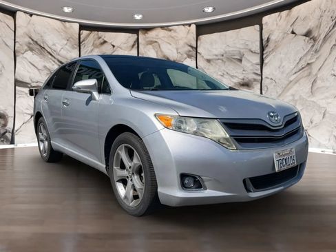 Used 2013 Toyota Venza XLE w/ XLE Premium Pkg FWD image 3