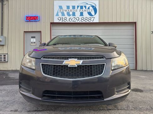 Used 2014 Chevrolet Cruze LS image 4