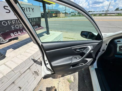 Used 2016 Nissan Altima 2.5 S w/ Power Driver Seat Package FWD image 8