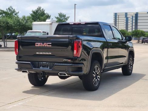 Used 2024 GMC Sierra 1500 AT4 w/ Technology Package AWD/4WD image 5