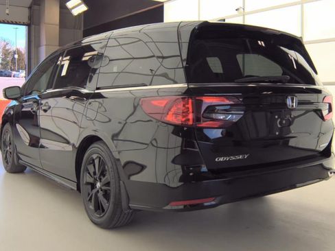 Used 2024 Honda Odyssey Touring image 5