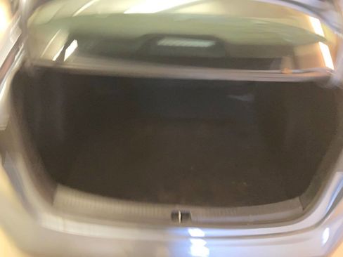 Used 2021 Toyota Corolla LE image 10