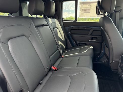 New 2026 Land Rover Defender 110 X-Dynamic SE AWD/4WD image 17