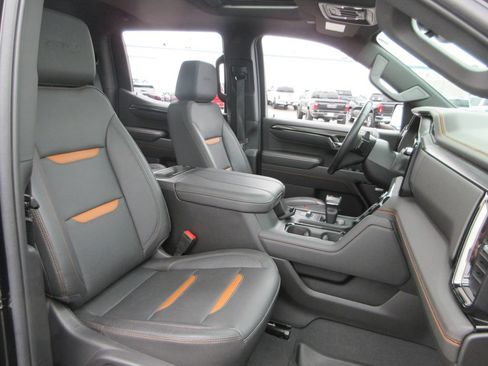 Used 2023 GMC Sierra 1500 AT4 w/ AT4 Premium Package AWD/4WD image 24
