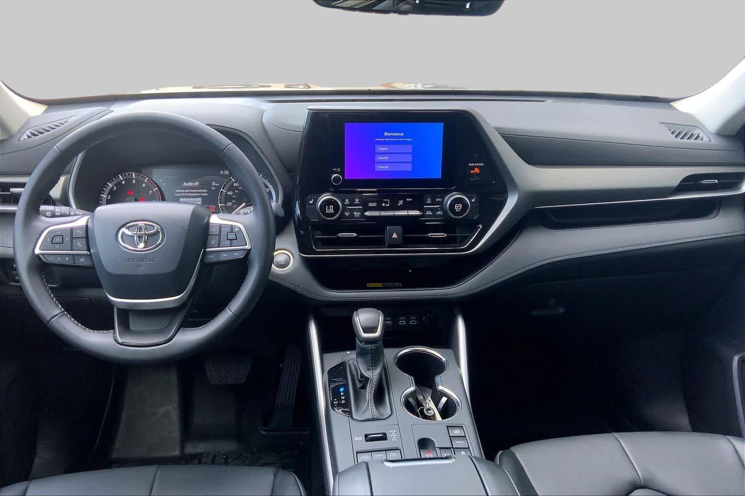 Used 2026 Toyota Highlander XLE AWD/4WD image 14