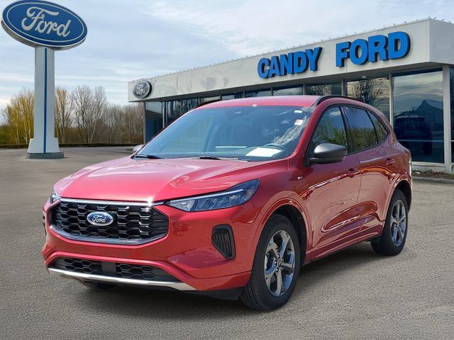 Used 2023 Ford Escape ST-Line w/ Tech Pack #1 AWD/4WD image 2