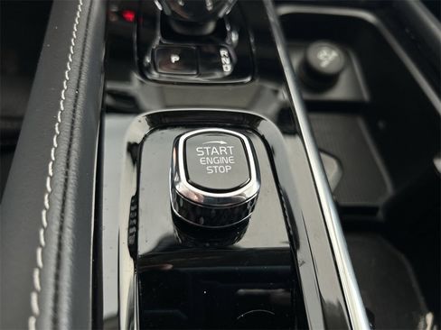 Used 2023 Volvo XC90 B6 Ultimate w/ Protection Package Premier image 29