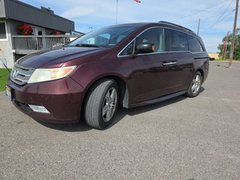 Used 2011 Honda Odyssey Touring image 1