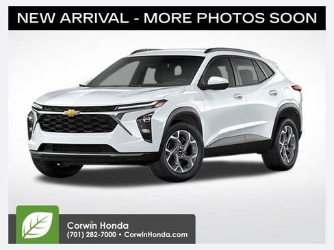 Used 2025 Chevrolet Trax LT w/ Driver Confidence Package image 1