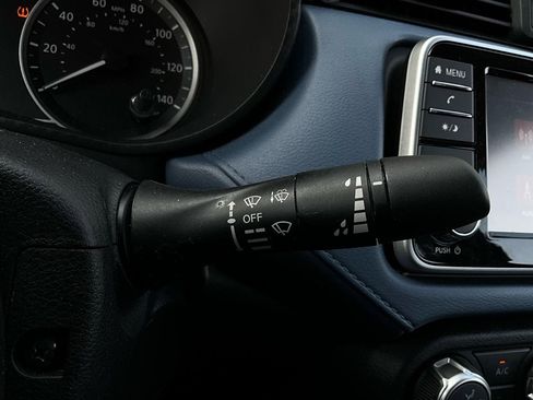 Used 2025 Nissan Versa SV w/ Trunk Package image 32